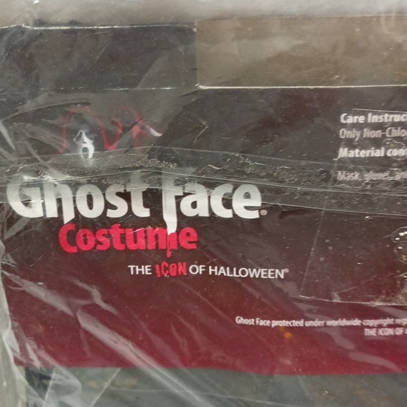 Ghost face scream child hooded robe and plastic bloody blade condition is new - Picture 8 of 12